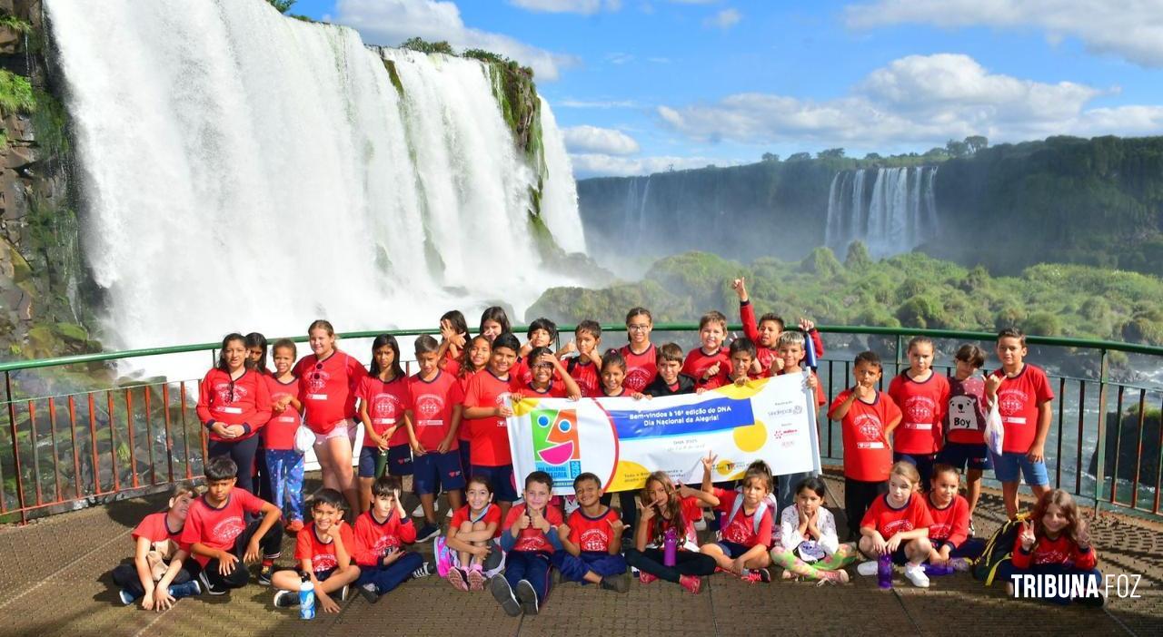 Mais de 70 crianças visitaram as Cataratas em comemoração ao Dia Nacional da Alegria Mais de 70 crianças visitaram as Cataratas em comemoração ao Dia Nacional da Alegria