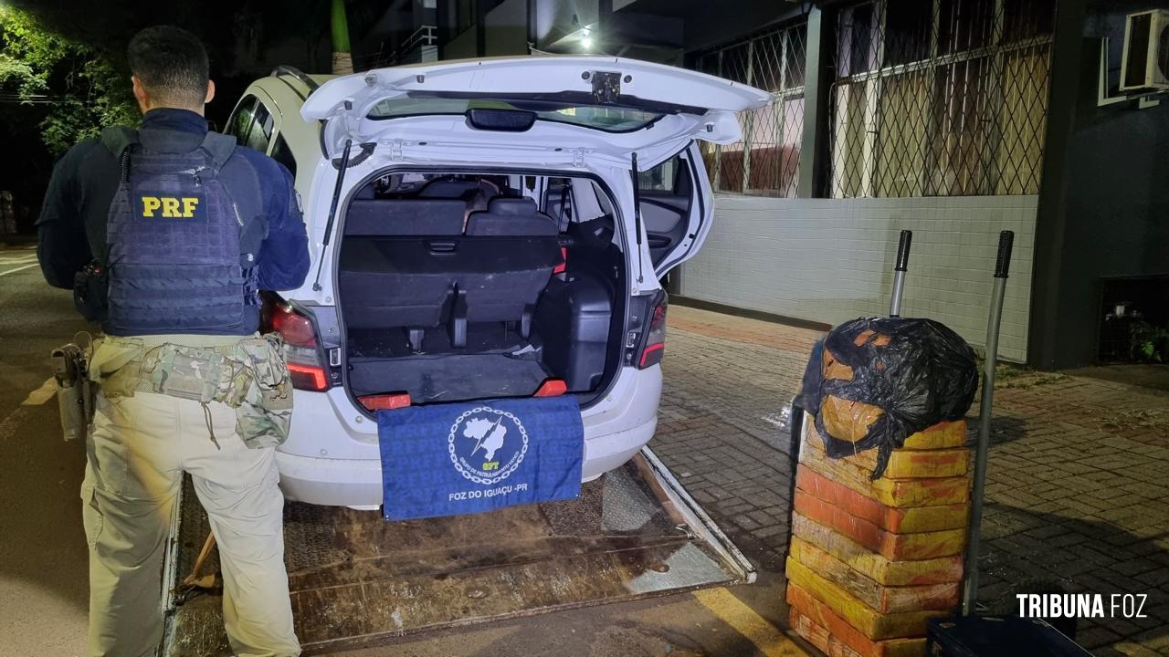 PRF e PM apreendem 104,9 quilos de maconha após perseguição de 40 km na BR-277 PRF e PM apreendem 104,9 quilos de maconha após perseguição de 40 km na BR-277
