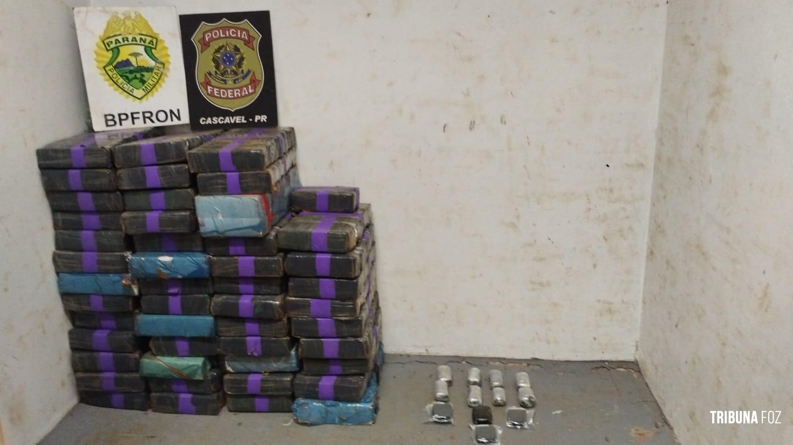 BPFRON e Policia Federal apreendem veículo com 497,4 Kg de drogas em Diamante do Oeste BPFRON e Policia Federal apreendem veículo com 497,4 Kg de drogas em Diamante do Oeste