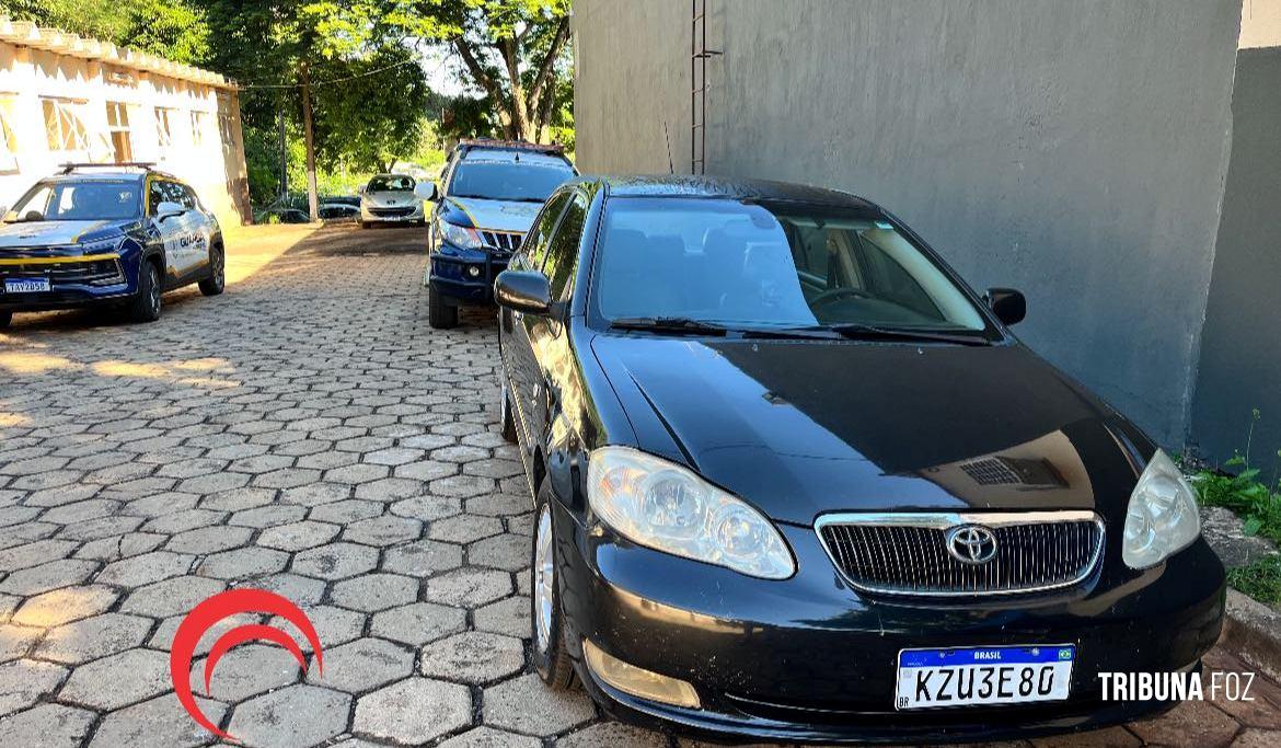 Guarda Municipal recupera veiculo tomado em assalto durante a madrugada Guarda Municipal recupera veiculo tomado em assalto durante a madrugada