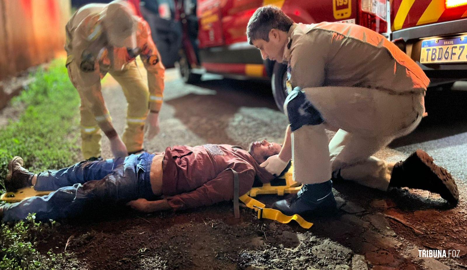 Homem sofre acidente grave ao colidir motocicleta contra barracão em Três Lagoas Homem sofre acidente grave ao colidir motocicleta contra barracão em Três Lagoas
