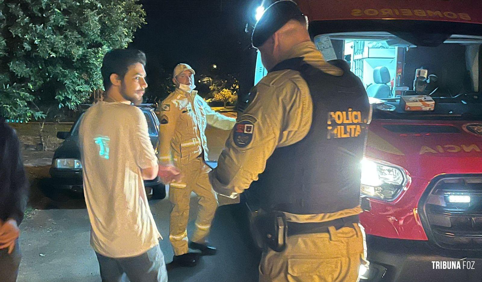 Jovem é baleado no braço em frente à residência no Conjunto Fernanda em Foz do Iguaçu Jovem é baleado no braço em frente à residência no Conjunto Fernanda em Foz do Iguaçu