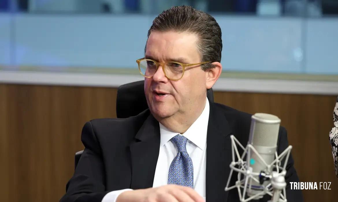 Ladrão entrou no INSS no governo Bolsonaro, diz ministro no Senado Ladrão entrou no INSS no governo Bolsonaro, diz ministro no Senado