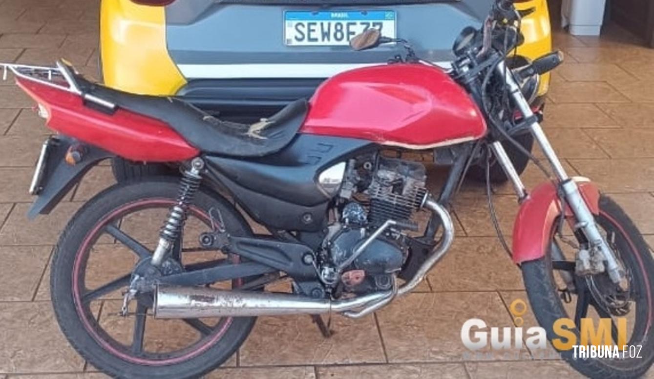 Motocicleta de placa paraguaia é apreendida com irregularidades em São Miguel do Iguaçu Motocicleta de placa paraguaia é apreendida com irregularidades em São Miguel do Iguaçu