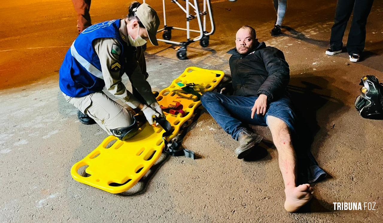 Motociclista fica ferido após colisão com automóvel na Av. Gramado Motociclista fica ferido após colisão com automóvel na Av. Gramado