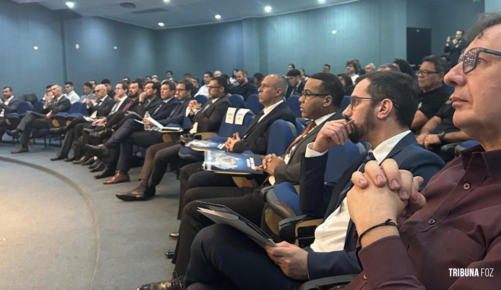 Policia Federal realiza seminário sobre cooperação penal internacional em Foz do Iguaçu Policia Federal realiza seminário sobre cooperação penal internacional em Foz do Iguaçu