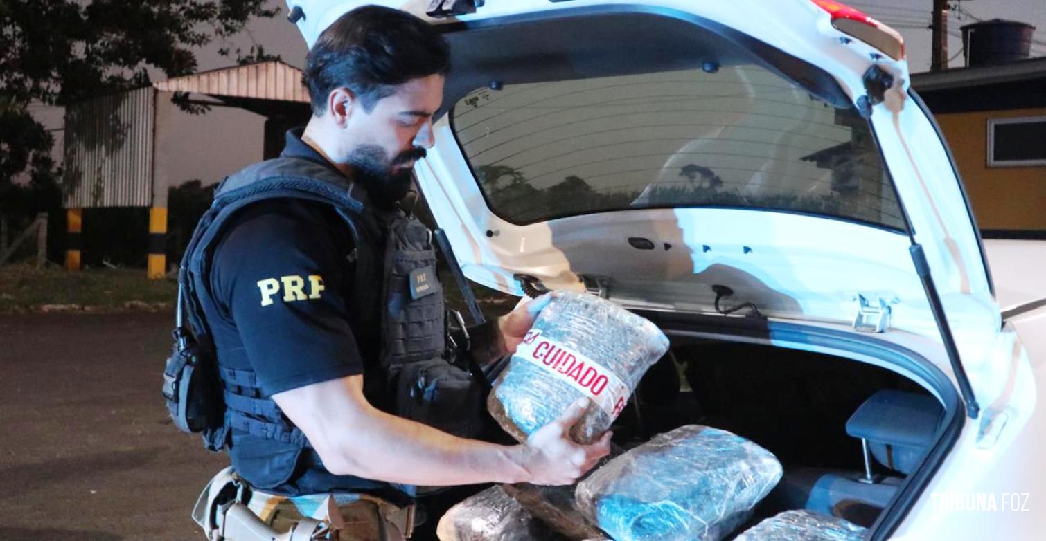 PRF apreende 149 quilos de maconha na BR-277 em Santa Terezinha de Itaipu PRF apreende 149 quilos de maconha na BR-277 em Santa Terezinha de Itaipu