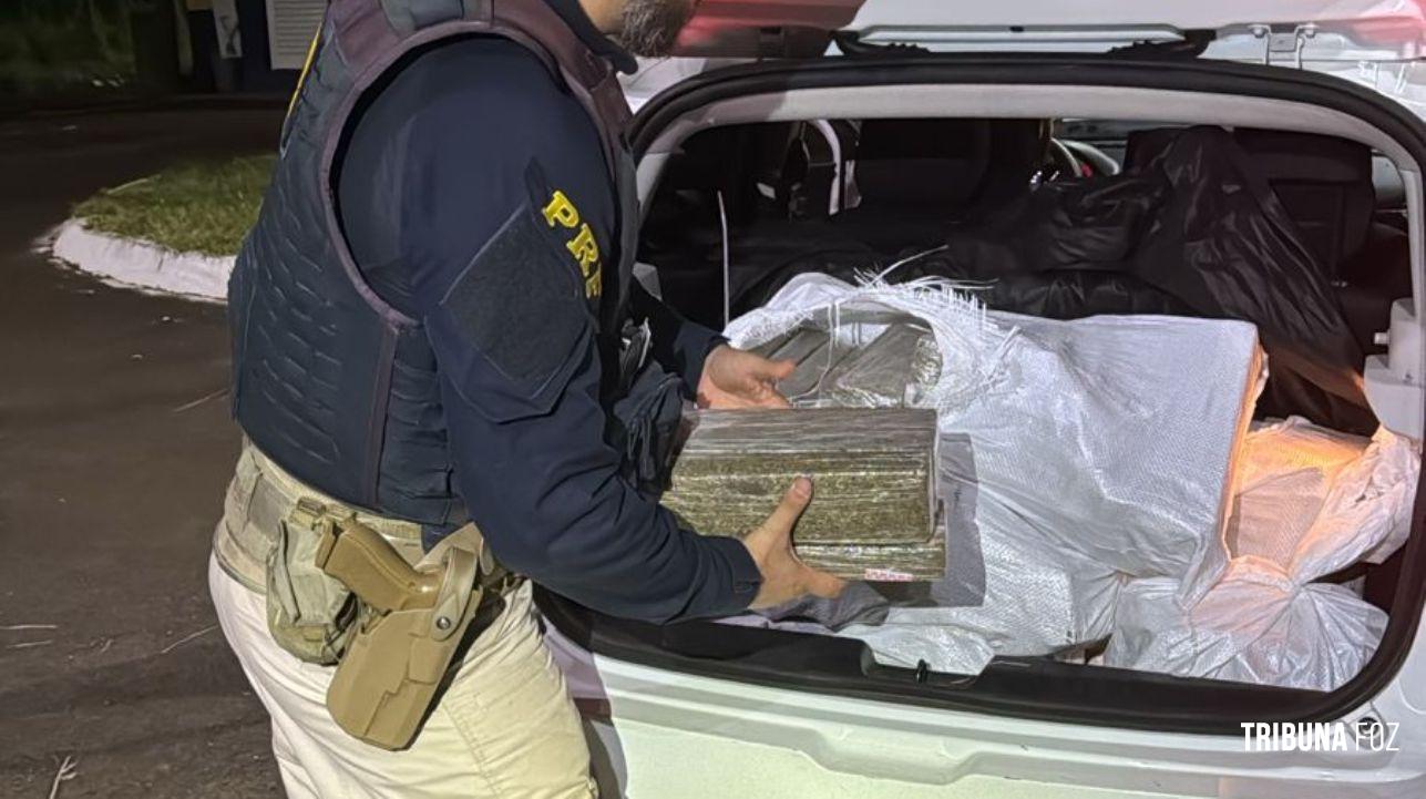 PRF apreende 184 Kg de maconha após perseguição policial na BR-277, em Santa Terezinha de Itaipu PRF apreende 184 Kg de maconha após perseguição policial na BR-277, em Santa Terezinha de Itaipu