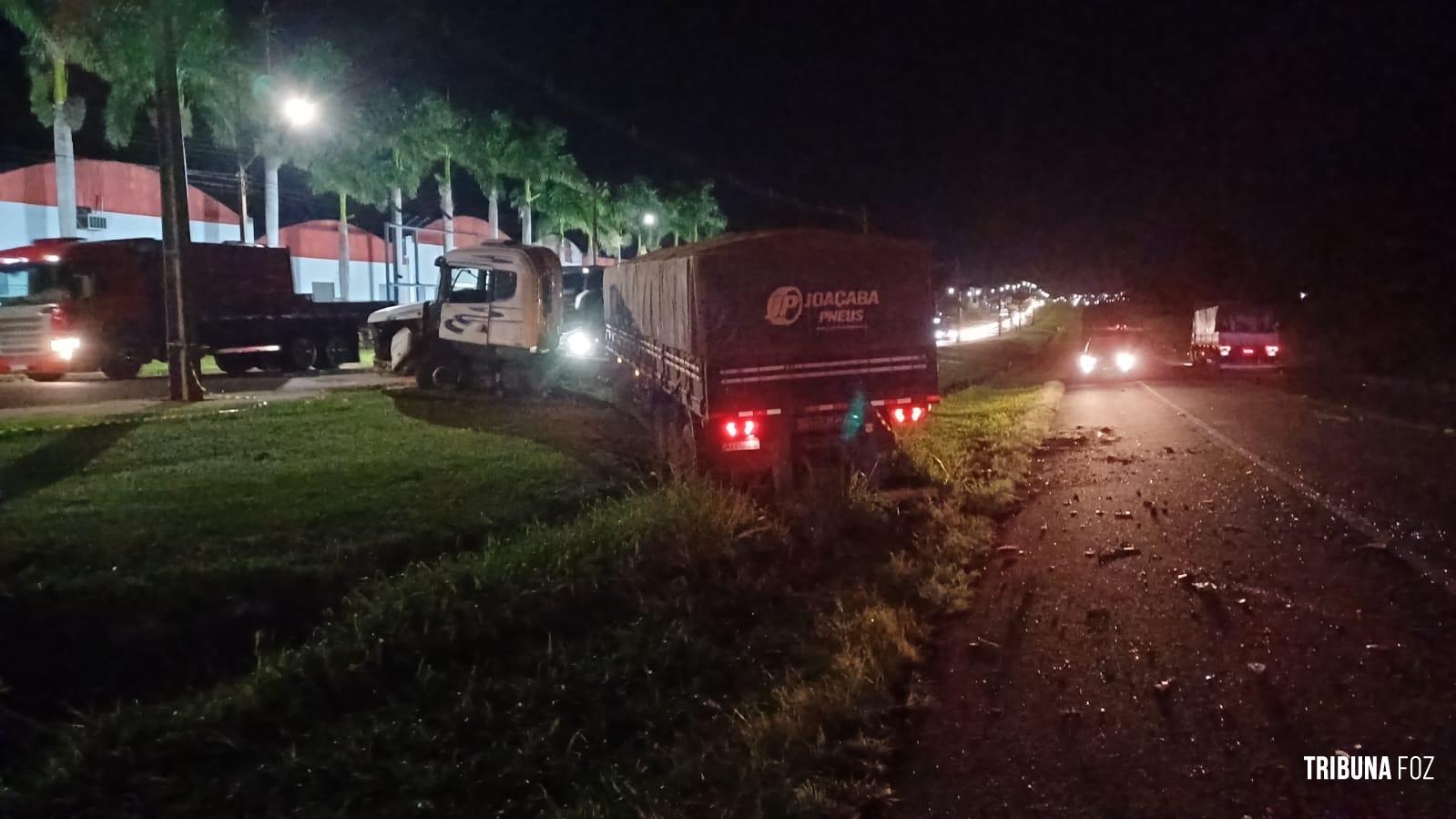 PRF prende caminhoneiro bêbado que invadiu faixa contrária e provocou colisão fatal na BR-277 PRF prende caminhoneiro bêbado que invadiu faixa contrária e provocou colisão fatal na BR-277