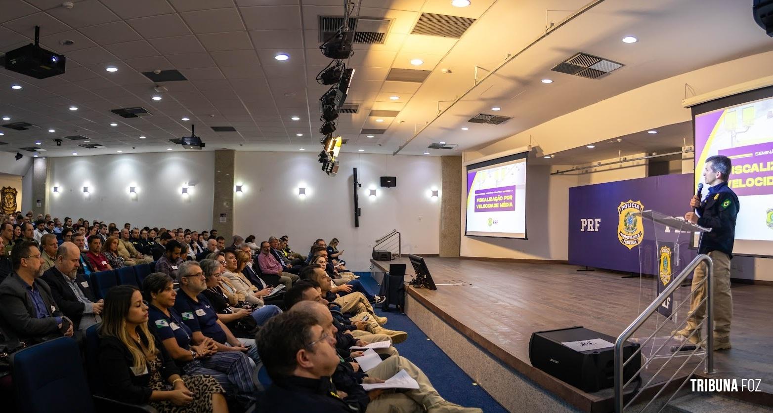 PRF realiza evento no Paraná para discussão de fiscalização por velocidade média PRF realiza evento no Paraná para discussão de fiscalização por velocidade média