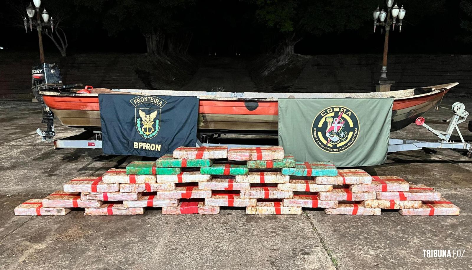 BPFRON apreende embarcação carregada com 392 Kg de maconha em Santa Helena BPFRON apreende embarcação carregada com 392 Kg de maconha em Santa Helena