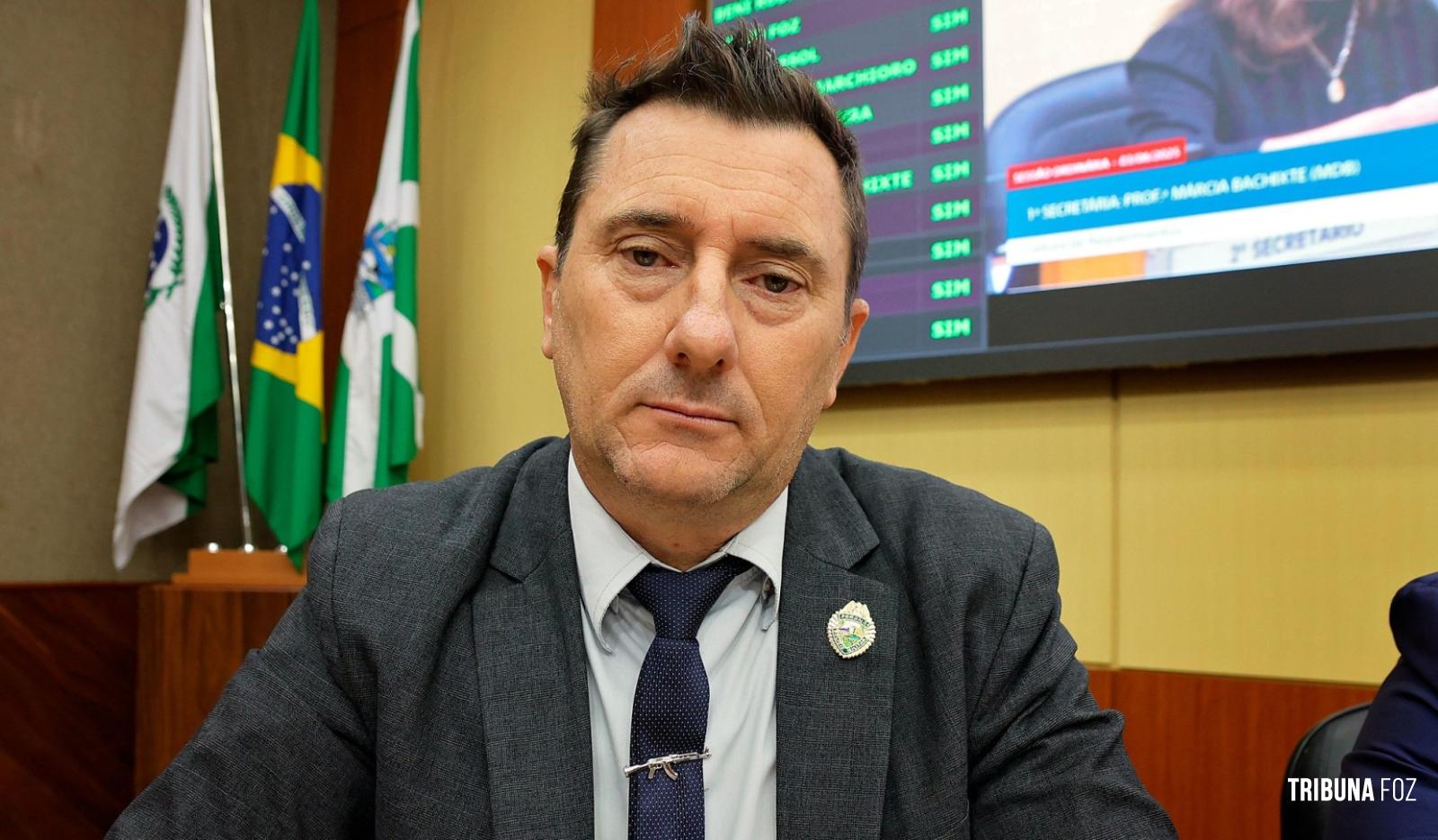Cabo Cassol apresenta projeto de lei para proibir o "fura fila" no serviços públicos com uso de bebês reborn Cabo Cassol apresenta projeto de lei para proibir o "fura fila" no serviços públicos com uso de bebês reborn