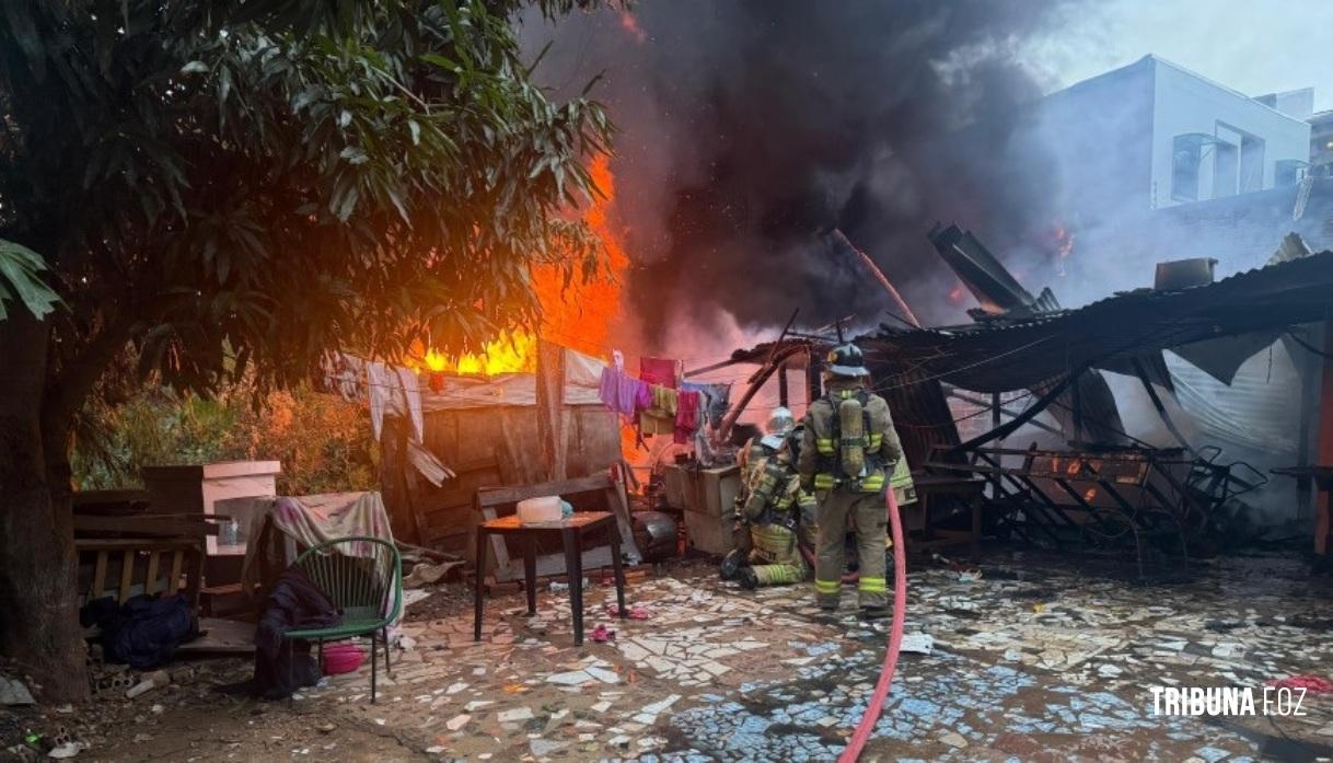 Casa pega fogo no Bairro Boqueron II em Ciudad Del Este Casa pega fogo no Bairro Boqueron II em Ciudad Del Este