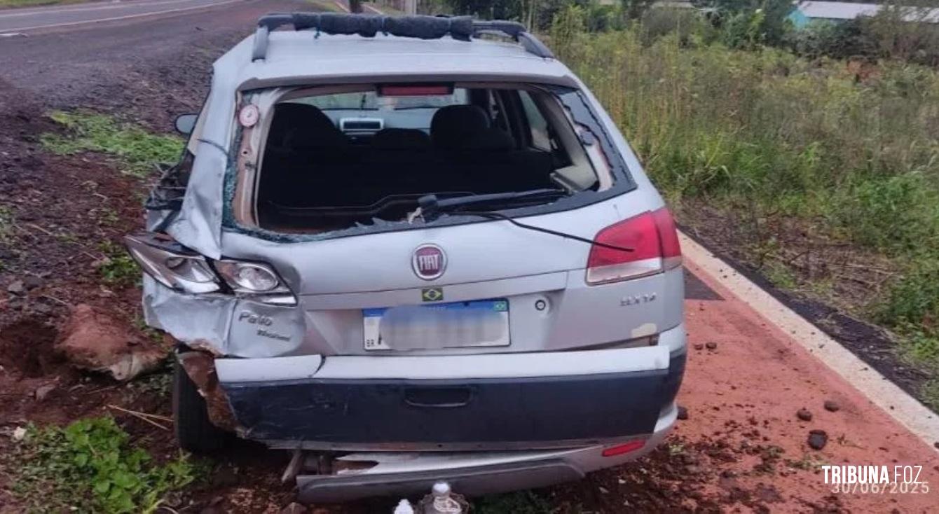 Colisão traseira deixa condutora ferida em Santa Helena Colisão traseira deixa condutora ferida em Santa Helena