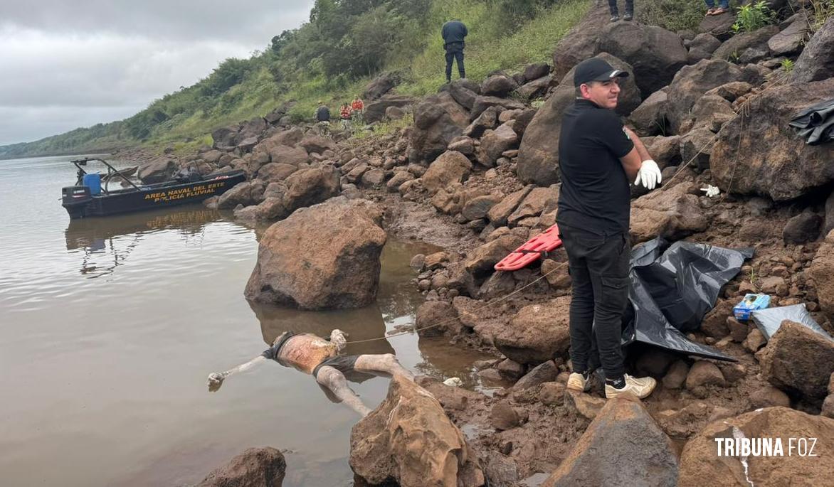 Corpo de um homem sem identificação é encontrado boiando as margens do Rio Paraná Corpo de um homem sem identificação é encontrado boiando as margens do Rio Paraná