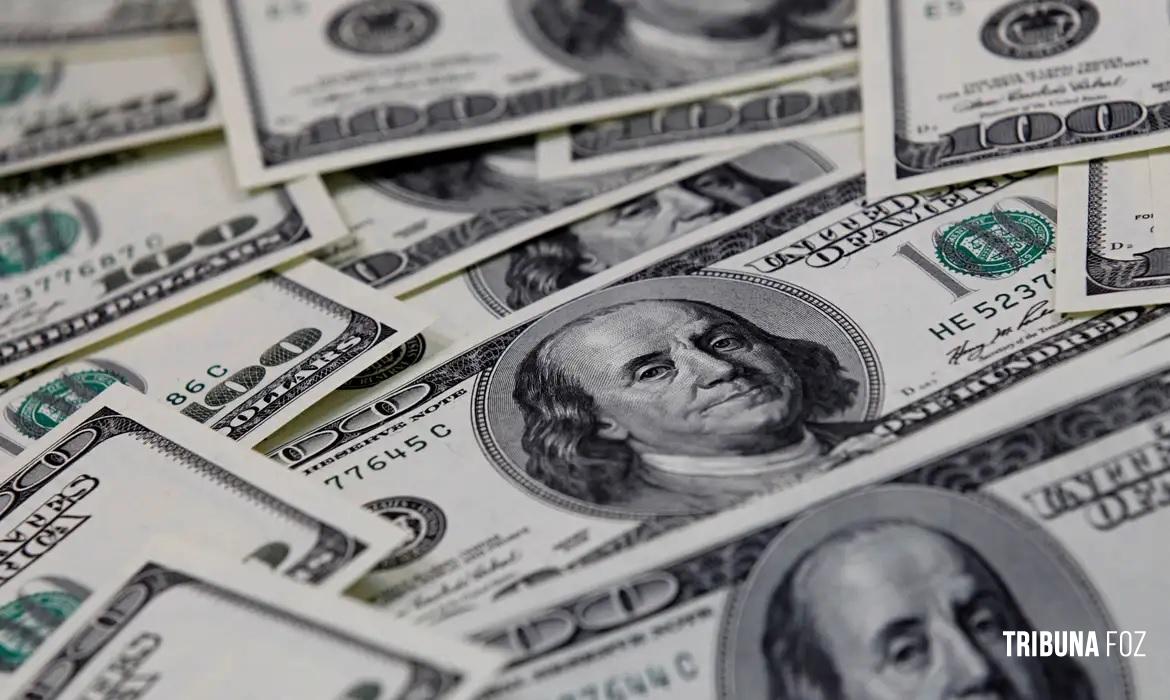 Dólar cai para R$ 5,50 após retaliação do Irã a bases americanas Dólar cai para R$ 5,50 após retaliação do Irã a bases americanas