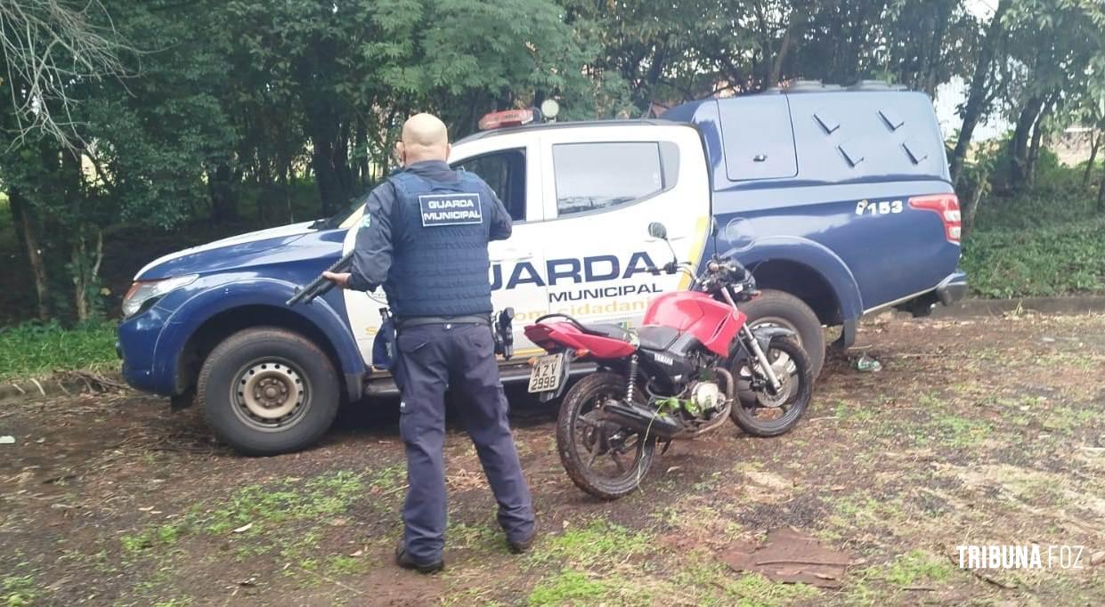 Guarda Municipal recupera moto furtada na Favela da Batalha Guarda Municipal recupera moto furtada na Favela da Batalha