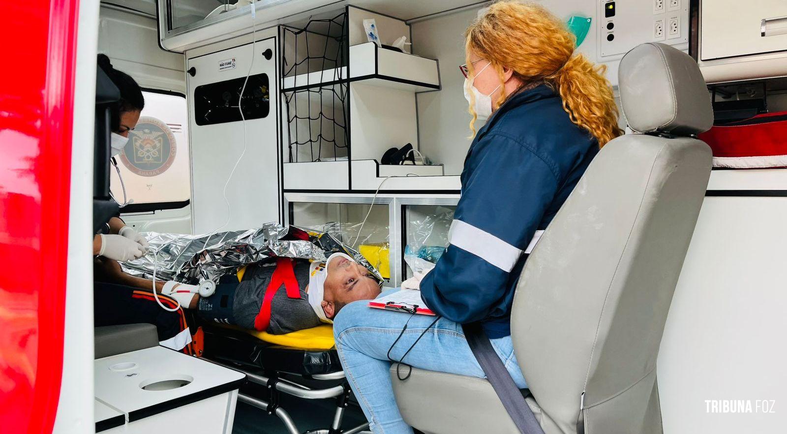 Motociclista fica gravemente ferido após colidir contra veículo no Três Bandeiras Motociclista fica gravemente ferido após colidir contra veículo no Três Bandeiras