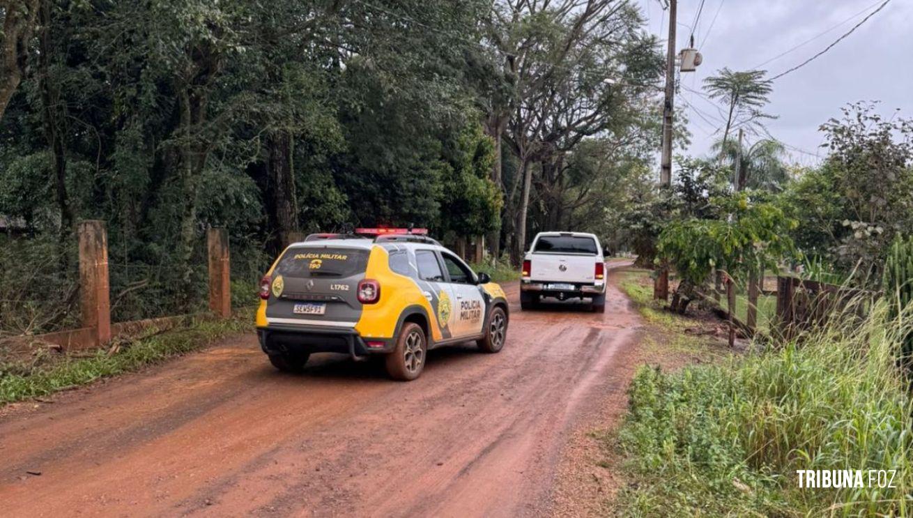 PM apreende caminhonete com queixa de furto/roubo na área rural de Foz PM apreende caminhonete com queixa de furto/roubo na área rural de Foz
