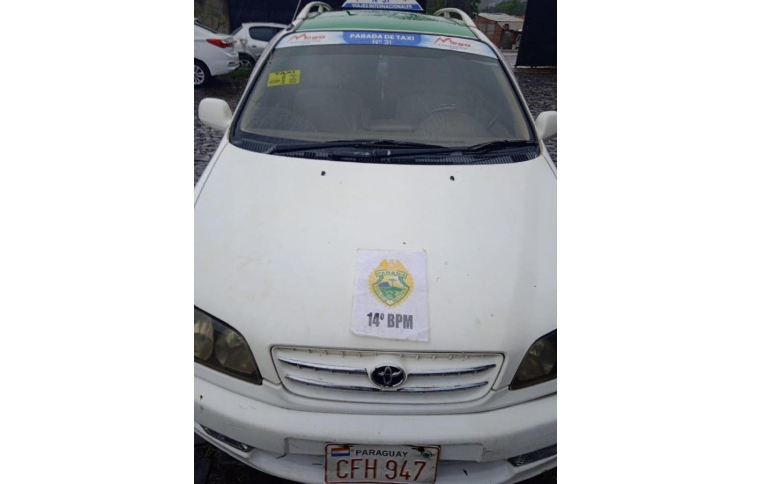 PM recupera veículo estrangeiro roubado que estava abandonado em meio a um milharal PM recupera veículo estrangeiro roubado que estava abandonado em meio a um milharal