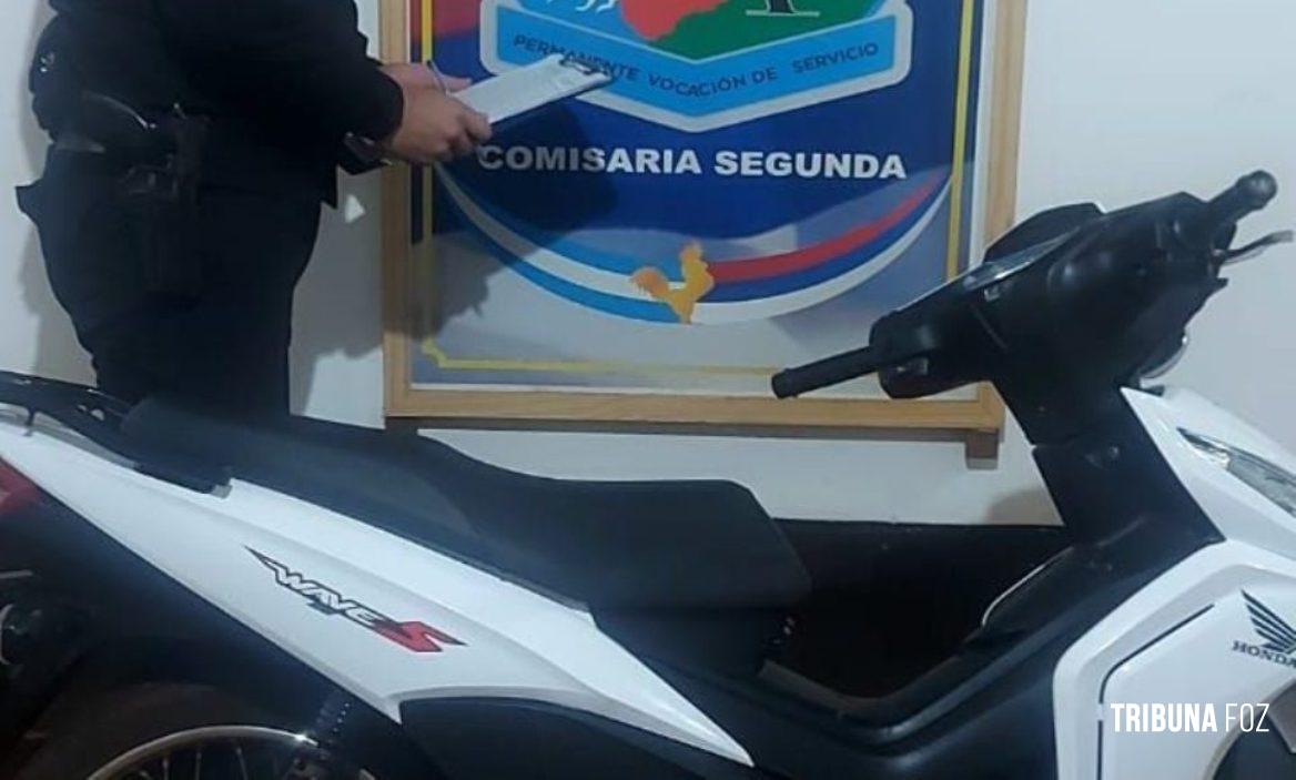 Policia de Puerto Iguazu recupera motocicleta roubada Policia de Puerto Iguazu recupera motocicleta roubada
