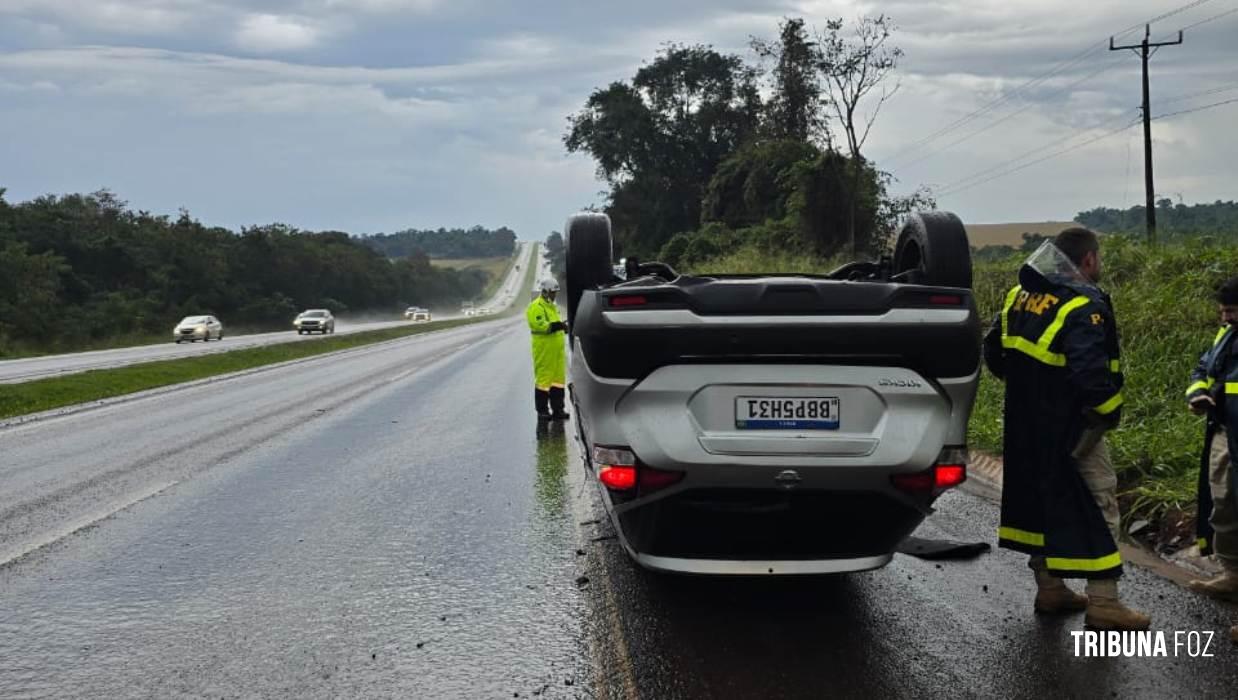 PRF prende condutor que capotou carro na BR-277 carregado com 448 Kg de maconha