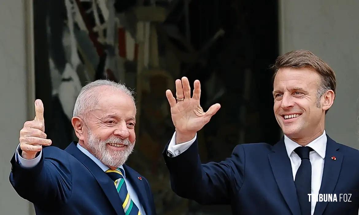 Ucrânia e Rússia não podem ser tratados em pé de igualdade, diz Macron Ucrânia e Rússia não podem ser tratados em pé de igualdade, diz Macron