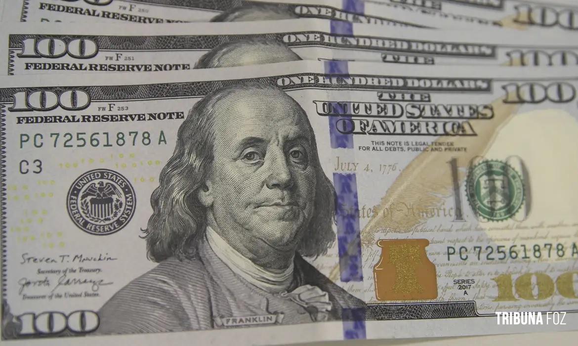Bolsa bate recorde, e dólar cai para menor valor em mais de um ano Bolsa bate recorde, e dólar cai para menor valor em mais de um ano