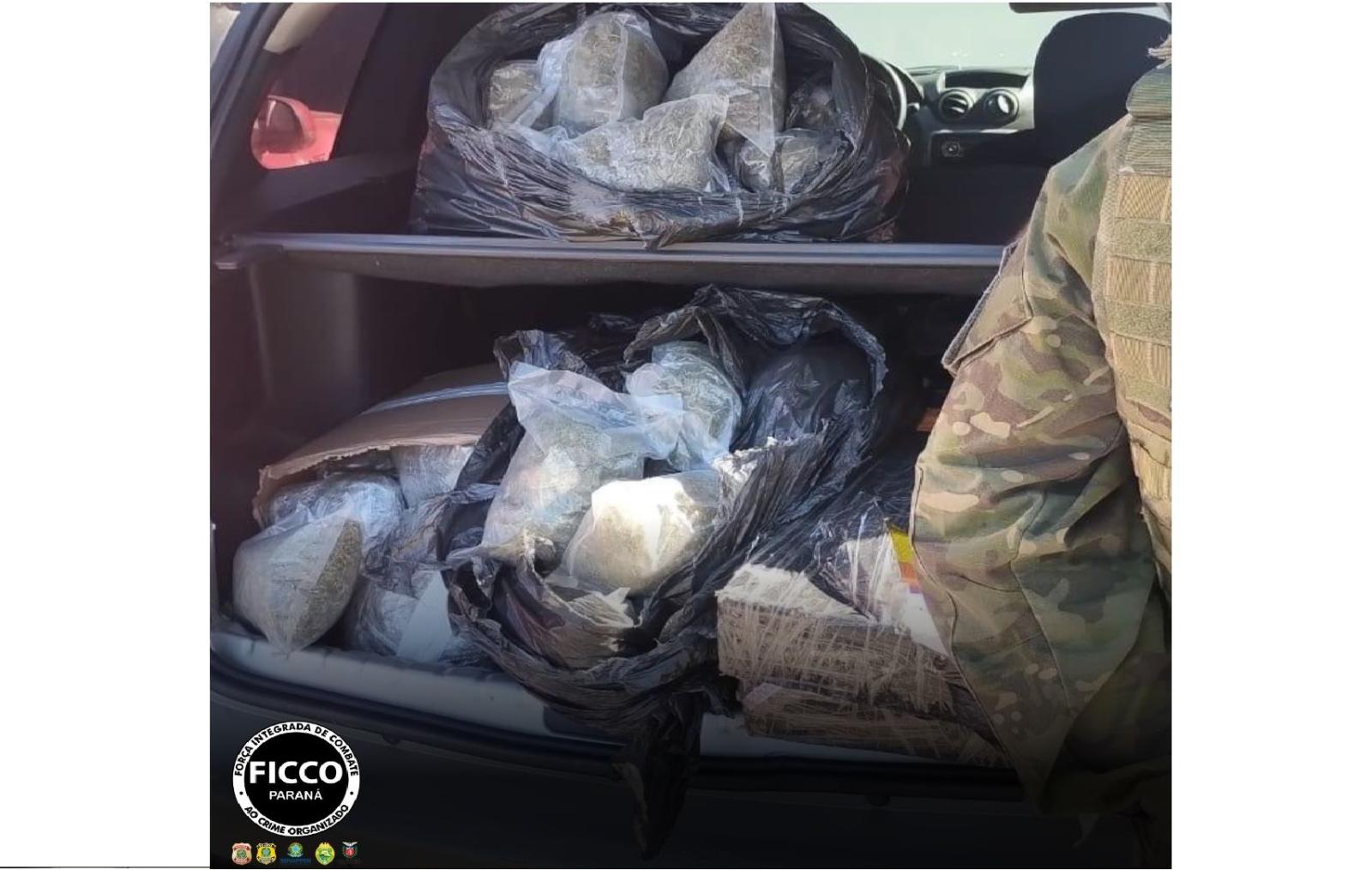 FICCO/PR do Núcleo de Foz do Iguaçu apreende 110,9 Kg de drogas dentro veículo estacionado em Francisco Beltrão FICCO/PR do Núcleo de Foz do Iguaçu apreende 110,9 Kg de drogas dentro veículo estacionado em Francisco Beltrão