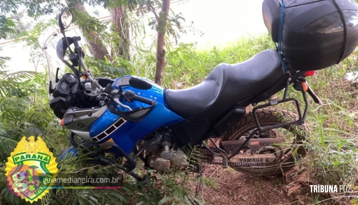 Motocicleta roubada em Serranópolis do Iguaçu é recuperada pela PM em Medianeira Motocicleta roubada em Serranópolis do Iguaçu é recuperada pela PM em Medianeira