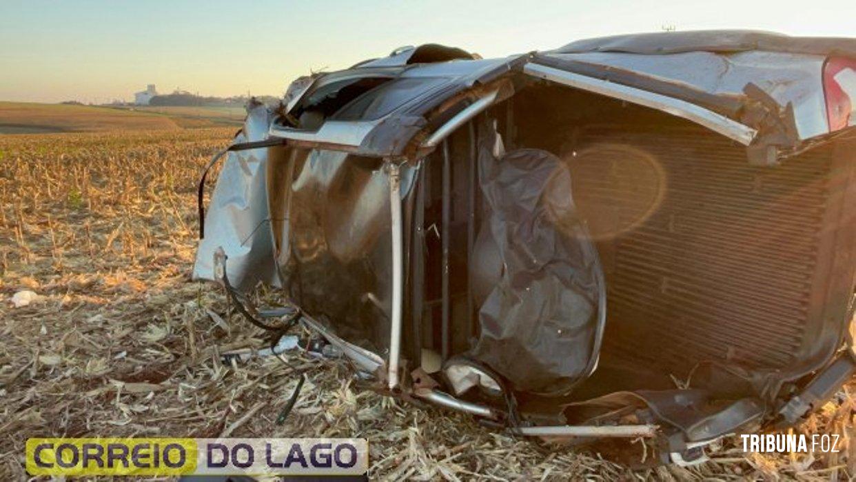 Motorista morre após capotamento de veículo entre Santa Helena e Entre Rios do Oeste Motorista morre após capotamento de veículo entre Santa Helena e Entre Rios do Oeste