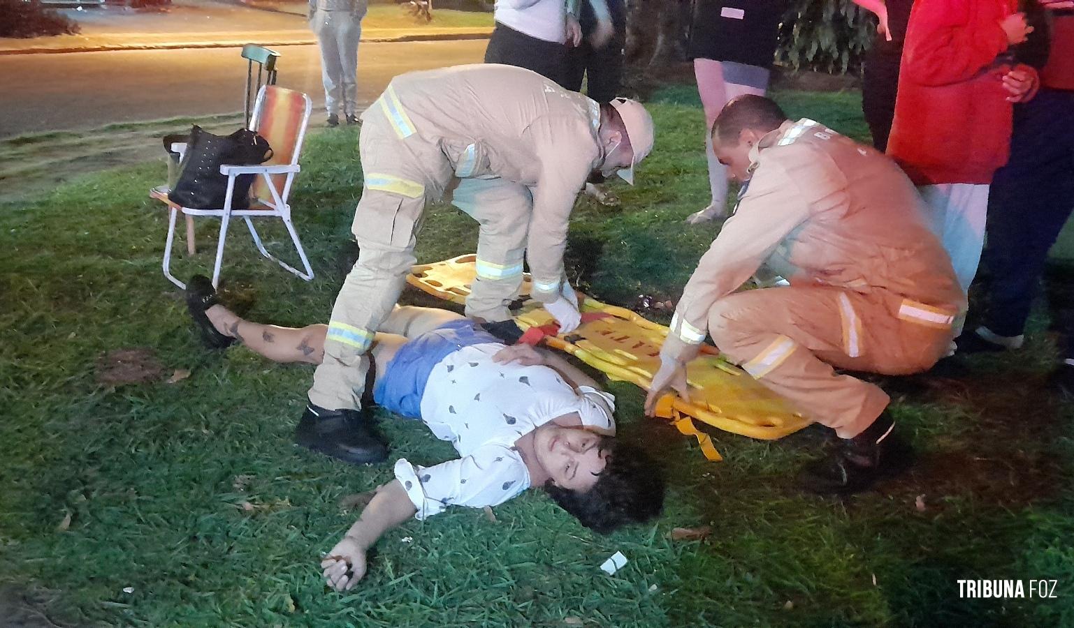 Passageira de veículo fica ferida após colisão na Vila Yolanda Passageira de veículo fica ferida após colisão na Vila Yolanda