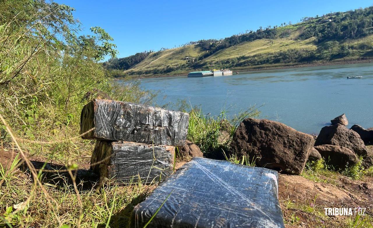 Policia Federal, Policia Civil e Policia Militar prendem dois indivíduos com 732 Kg de drogas na barranca do Rio Paraná Policia Federal, Policia Civil e Policia Militar prendem dois indivíduos com 732 Kg de drogas na barranca do Rio Paraná