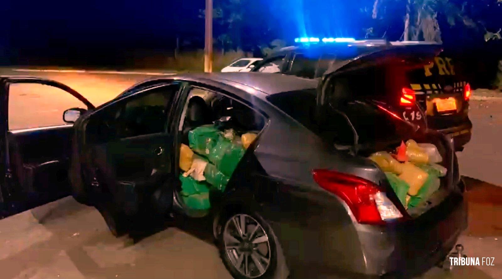 PRF apreende 550,5 Kg de maconha e carro roubado em Santa Terezinha de Itaipu PRF apreende 550,5 Kg de maconha e carro roubado em Santa Terezinha de Itaipu