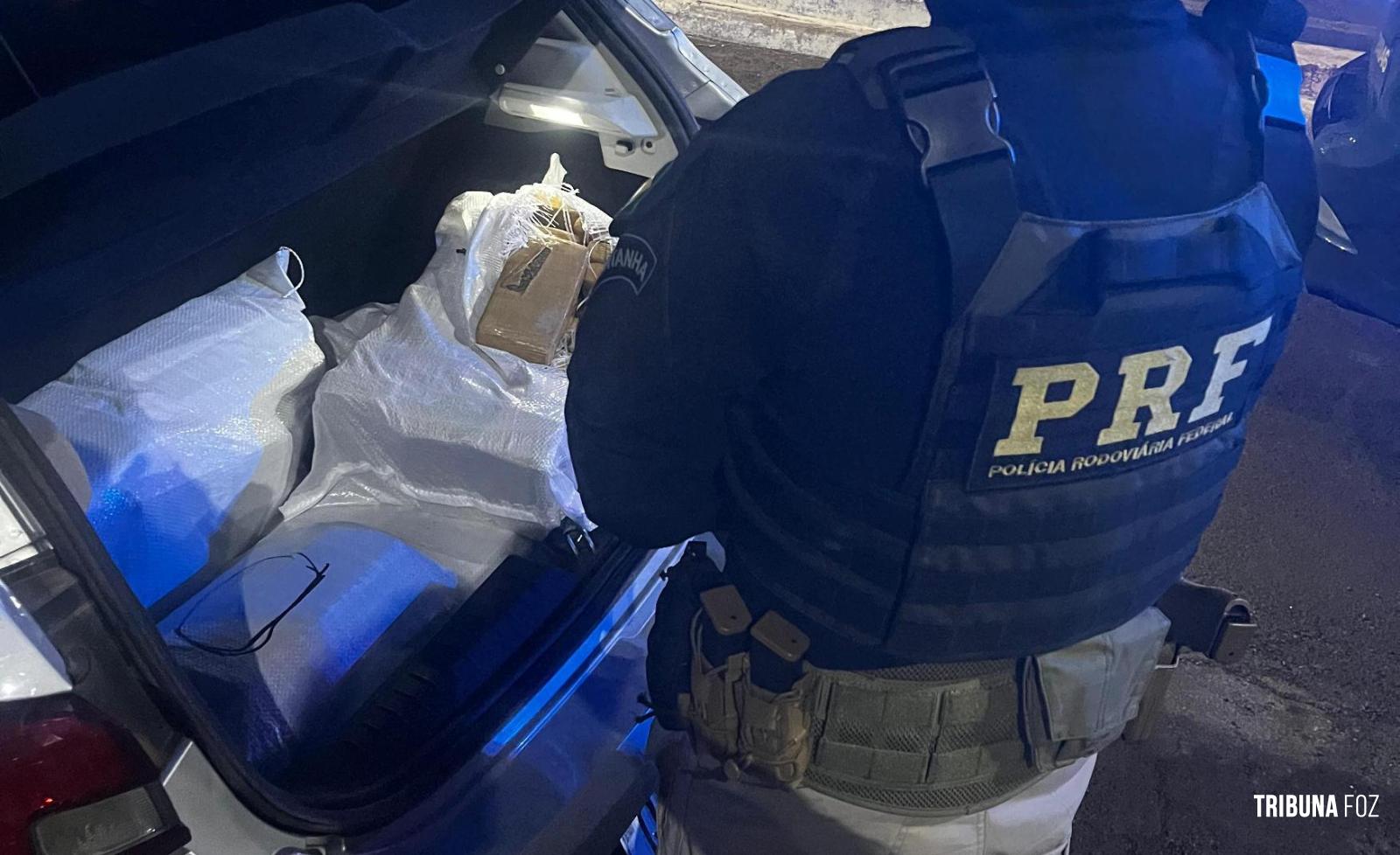 PRF apreende 94 Kg de maconha e recupera veículo roubado na BR-277 em Santa Terezinha de Itaipu PRF apreende 94 Kg de maconha e recupera veículo roubado na BR-277 em Santa Terezinha de Itaipu