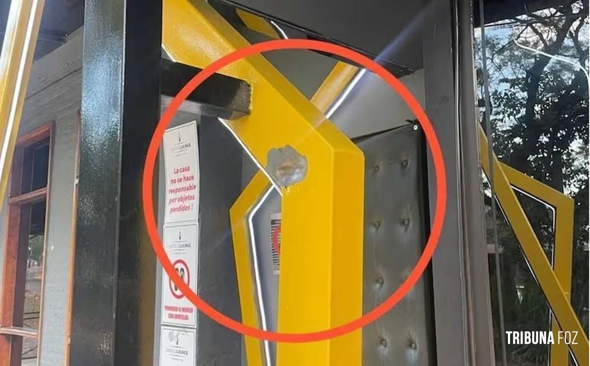 Suboficial da Policia Nacional do Paraguai realiza disparos de pistola 9mm na portaria de uma casa noturna de Ciudad Del Este Suboficial da Policia Nacional do Paraguai realiza disparos de pistola 9mm na portaria de uma casa noturna de Ciudad Del Este