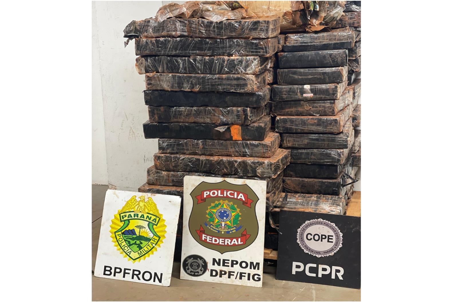 BPFRON, PF e PC apreendem 1.004,5 Kg de drogas em embarcação na zona rural de Santa Helena