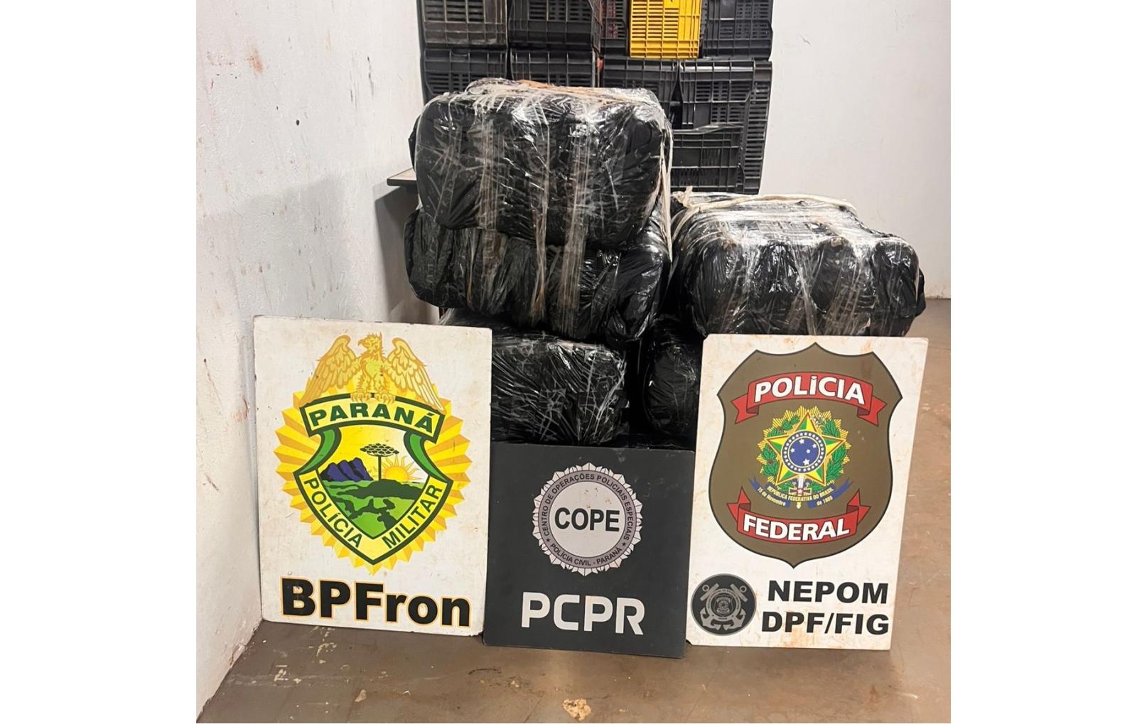BPFRON, PF e PC apreendem 114 Kg de maconha tipo skunk na "Favela do Monsenhor" em Foz do Iguaçu BPFRON, PF e PC apreendem 114 Kg de maconha tipo skunk na "Favela do Monsenhor" em Foz do Iguaçu