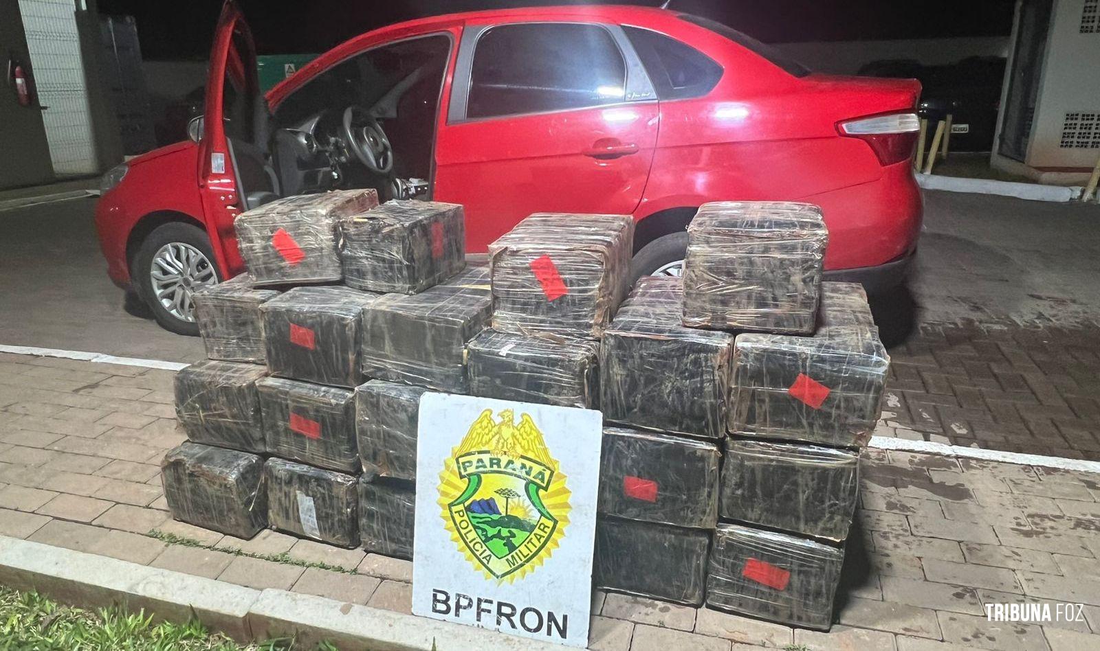 BPFRON prende homem com carro furtado carregado com 448,1 Kg de maconha em Santa Tereza do Oeste BPFRON prende homem com carro furtado carregado com 448,1 Kg de maconha em Santa Tereza do Oeste
