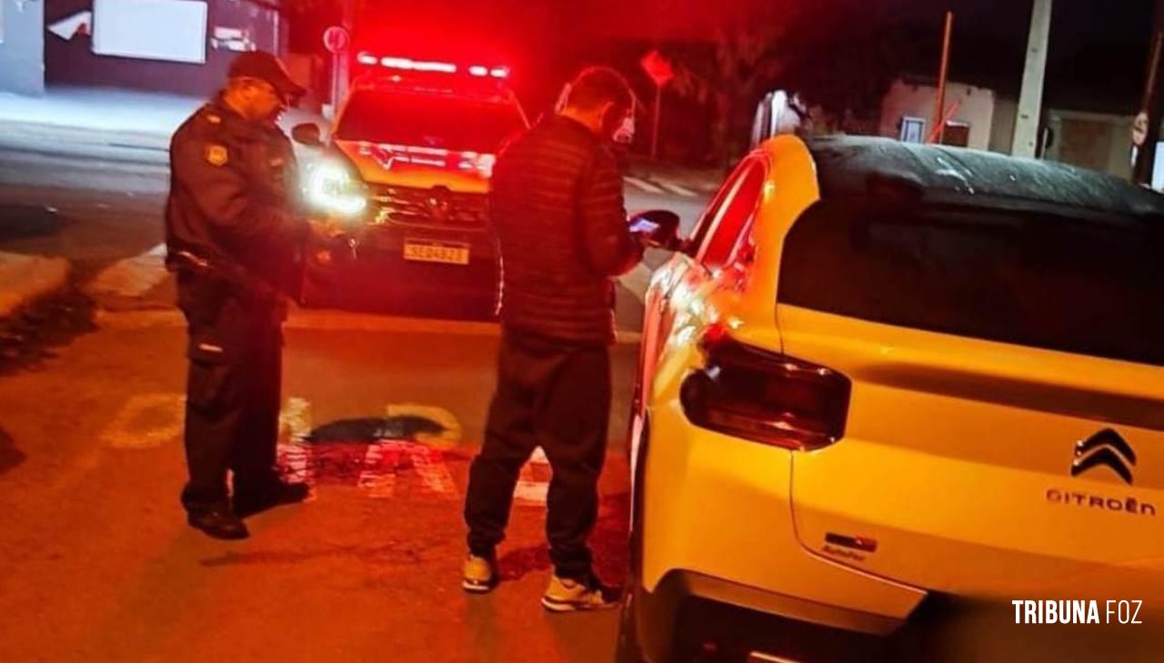 Condutor é preso durante a madrugada por embriaguês ao volante Condutor é preso durante a madrugada por embriaguês ao volante