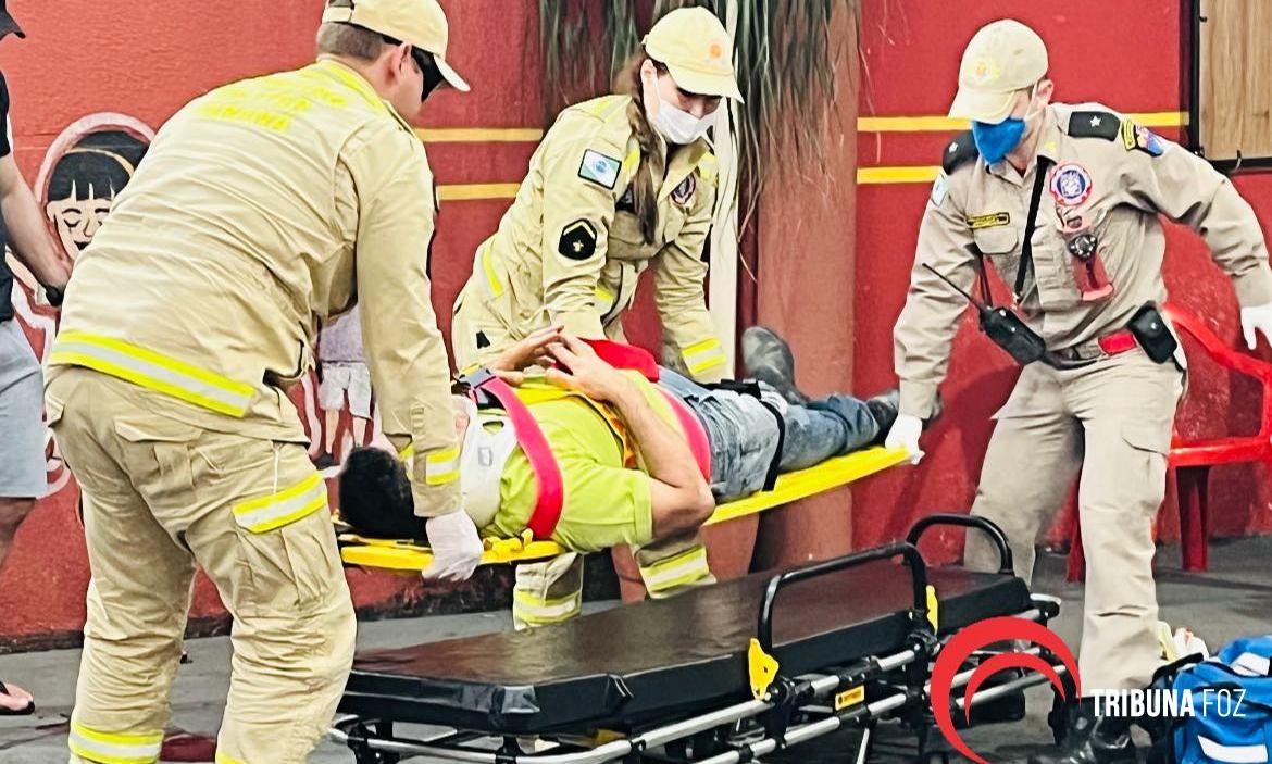 Homem sofre queda de plano elevado e é socorrido em estado grave no bairro Cidade Nova Homem sofre queda de plano elevado e é socorrido em estado grave no bairro Cidade Nova