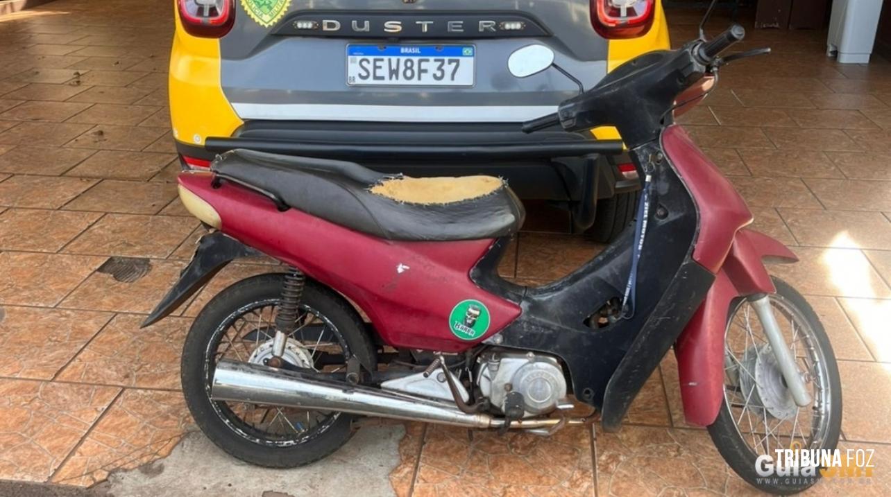 Menor de 12 anos é flagrado pilotando motocicleta no centro de São Miguel do Iguaçu Menor de 12 anos é flagrado pilotando motocicleta no centro de São Miguel do Iguaçu