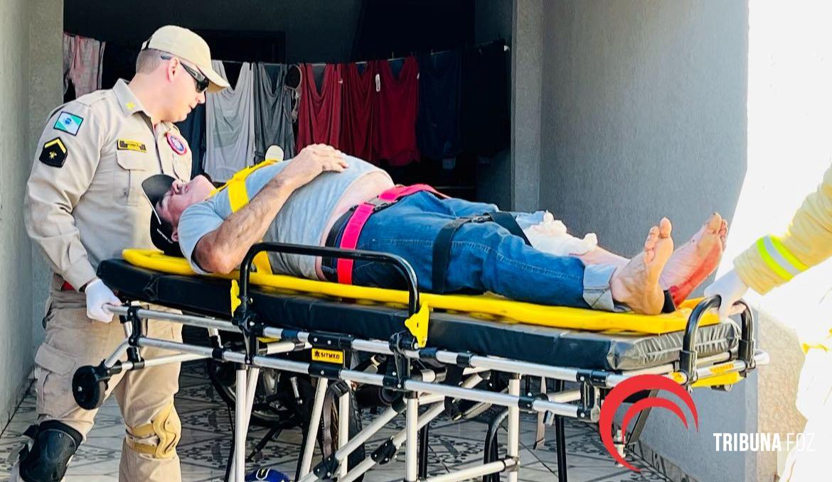 Moto dispara sozinha e idoso acerta em cheio o portão do vizinho no bairro Três Lagoas 
