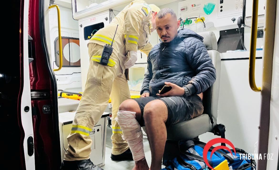 Motociclista fica ferido após colisão na Vila Brás Motociclista fica ferido após colisão na Vila Brás