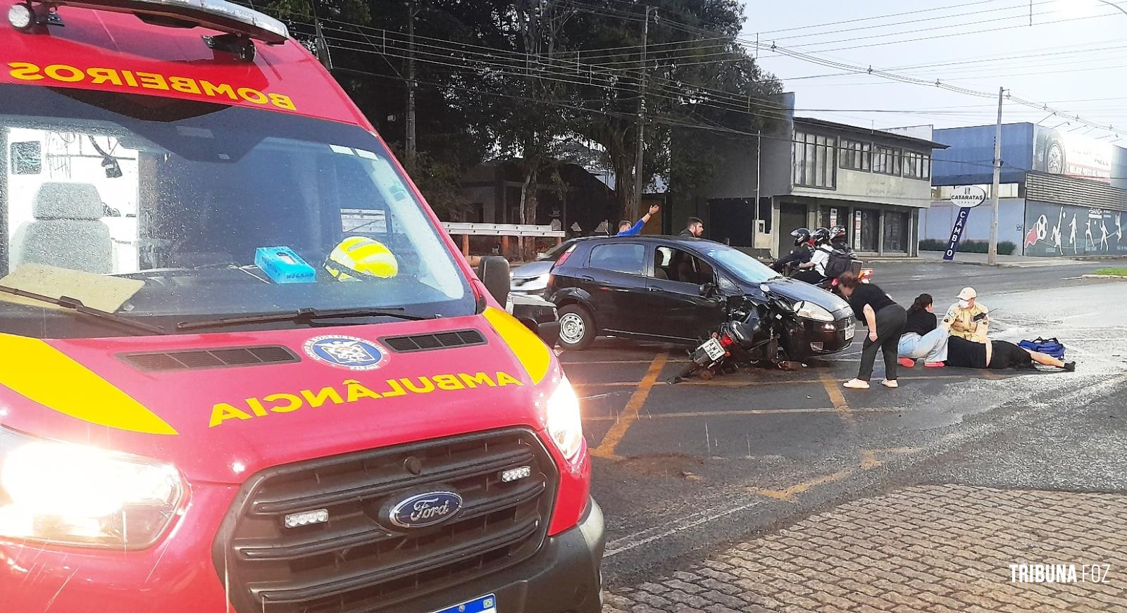 Motociclista fica gravemente ferido após colisão na Av. das Cataratas