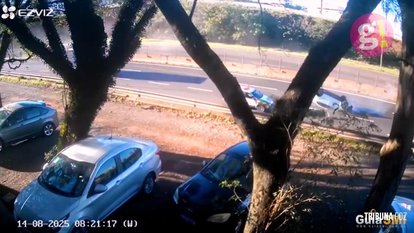 Perseguição policial termina com carro capotado na BR-277 em Matelândia
