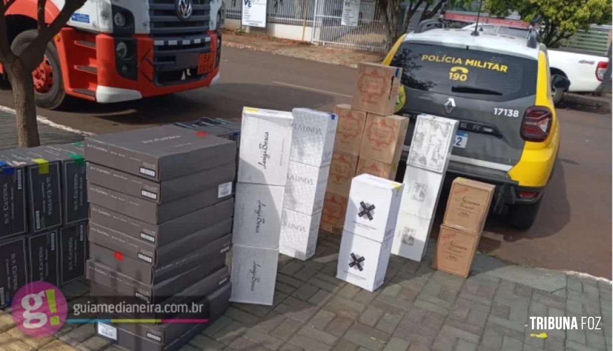 Polícia Militar apreende caminhão com 77 caixas de vinhos argentinos em Céu Azul Polícia Militar apreende caminhão com 77 caixas de vinhos argentinos em Céu Azul