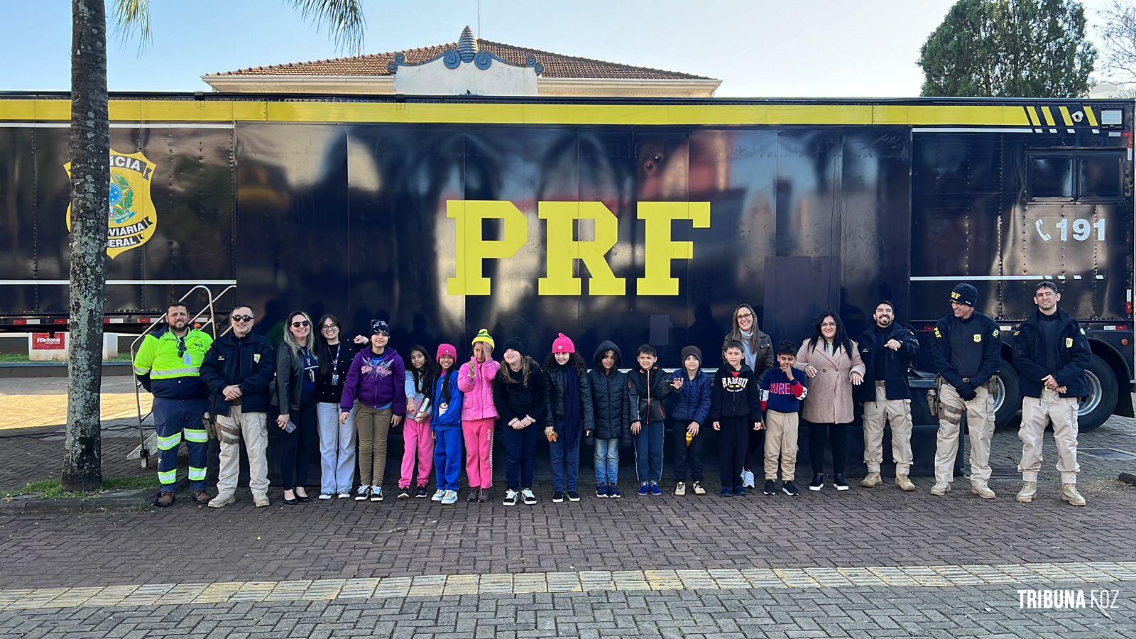 PRF encerra ação do Cinema Rodoviário na Semana Municipal de Trânsito em Foz do Iguaçu