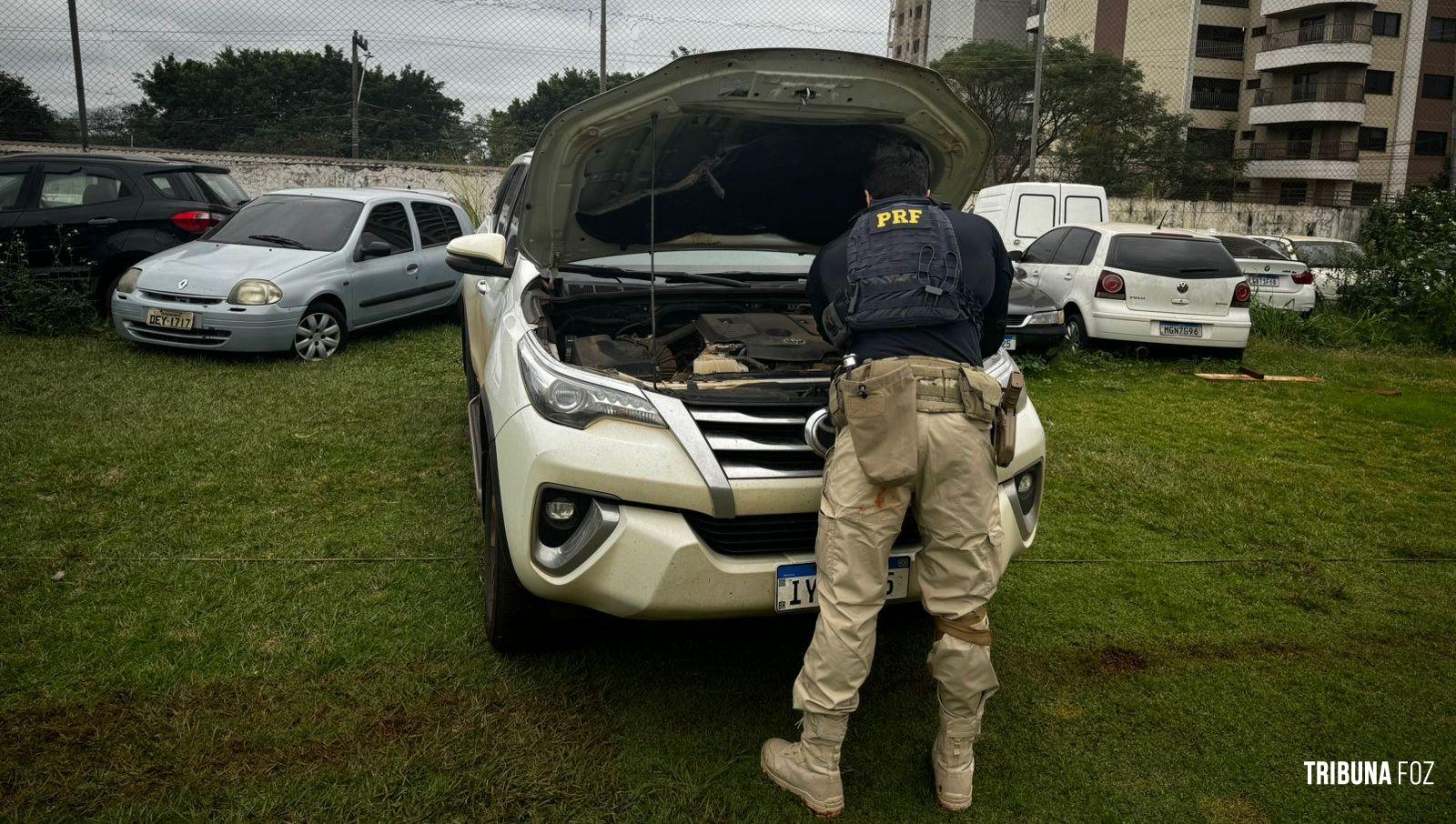 PRF recupera veículo roubado e prende dois homens por receptação na BR-277 em Santa Terezinha de Itaipu PRF recupera veículo roubado e prende dois homens por receptação na BR-277 em Santa Terezinha de Itaipu