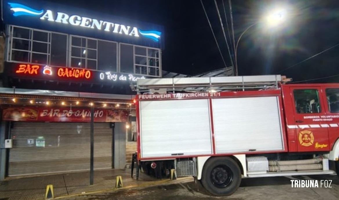 Principio de incêndio na feirinha de Puerto Iguazu mobiliza o Corpo de Bombeiros Principio de incêndio na feirinha de Puerto Iguazu mobiliza o Corpo de Bombeiros